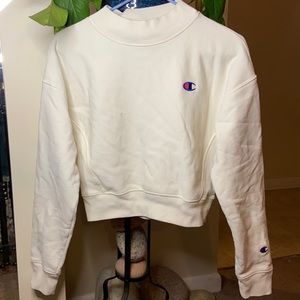 Cropped Champion Sweatshirt